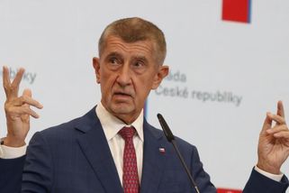 Má zadlužený Agrofert a ohlupuje naše lidi. Bývalý guvernér ČNB vrací Babišovi úder